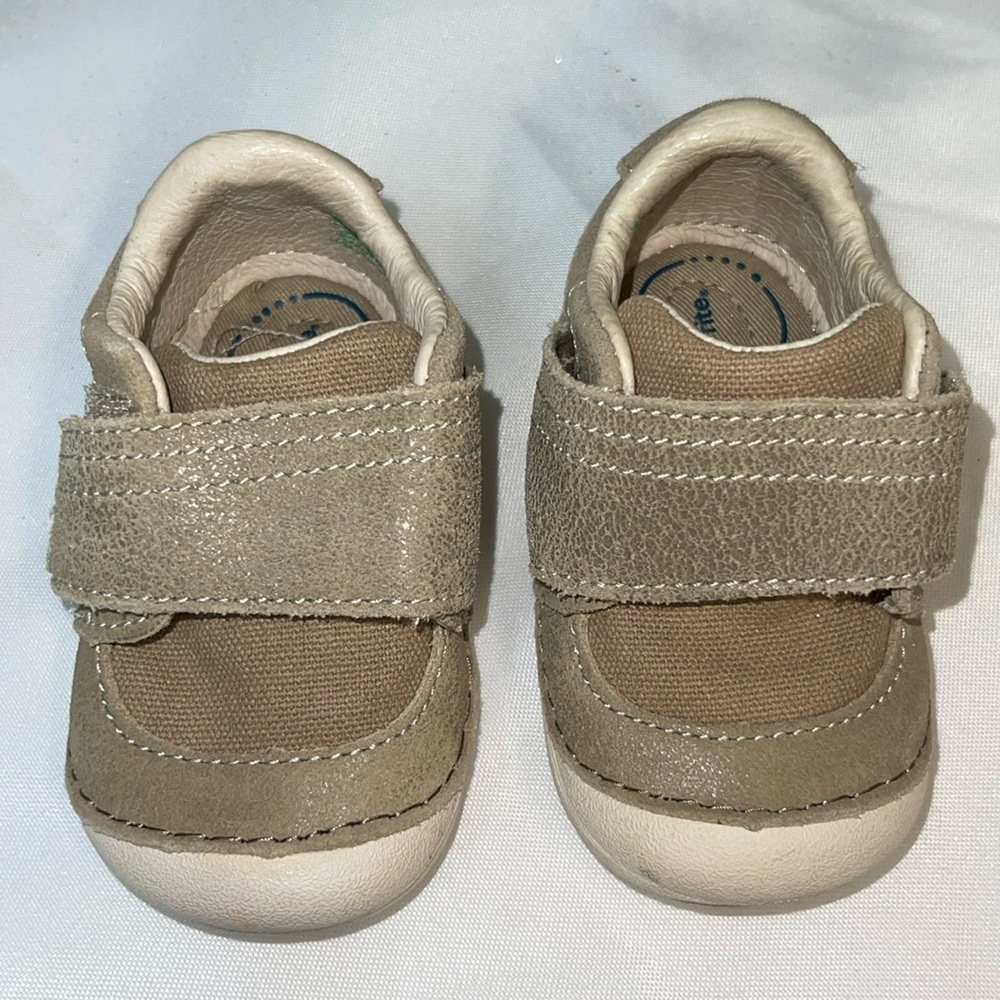 Stride Rite 3.5W sneakers, great for developing feet!